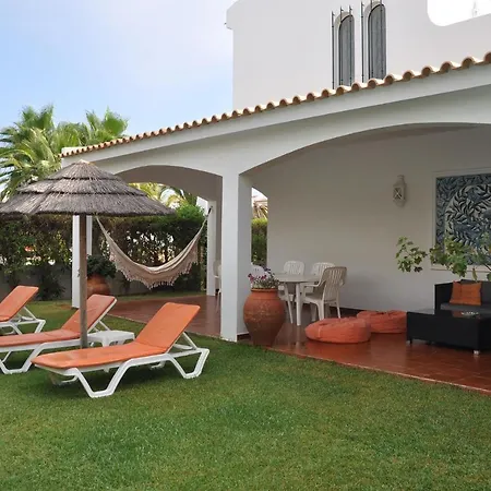 Luxury 3 Bedroom With Private Pool *