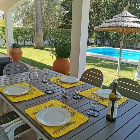 Luxury 3 Bedroom With Private Pool *