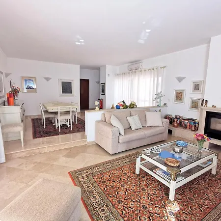 Luxury 3 Bedroom With Private Pool וילה