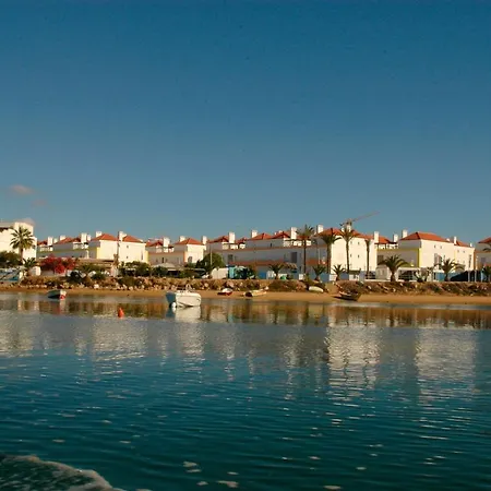 Luxury 3 Bedroom With Private Pool *