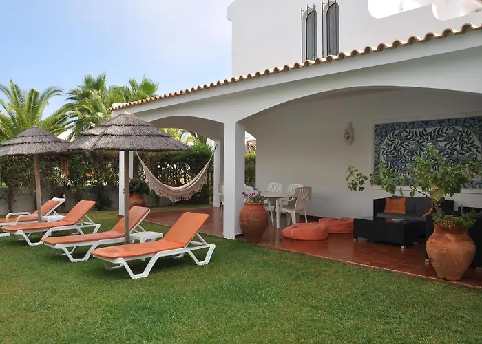 Luxury 3 Bedroom With Private Pool *