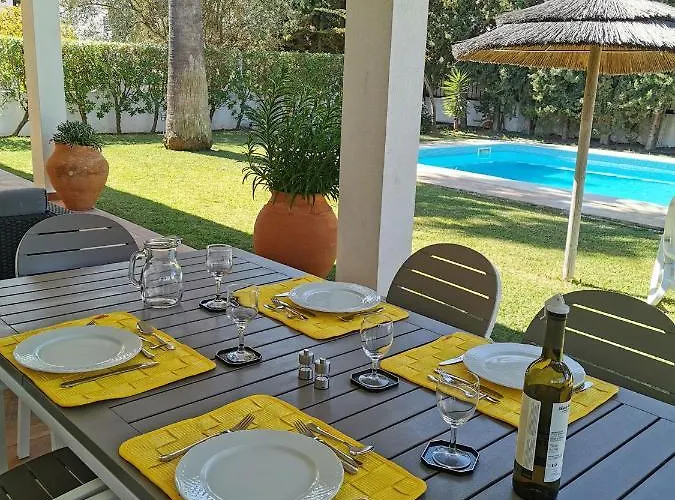 Luxury 3 Bedroom With Private Pool *