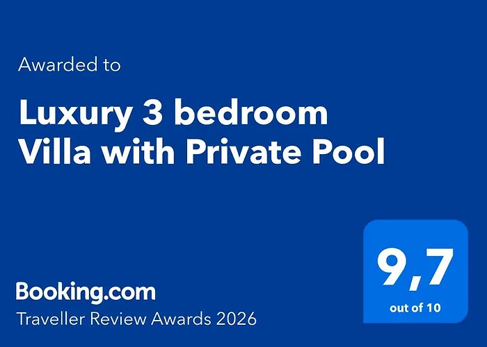 Luxury 3 Bedroom With Private Pool Villa *